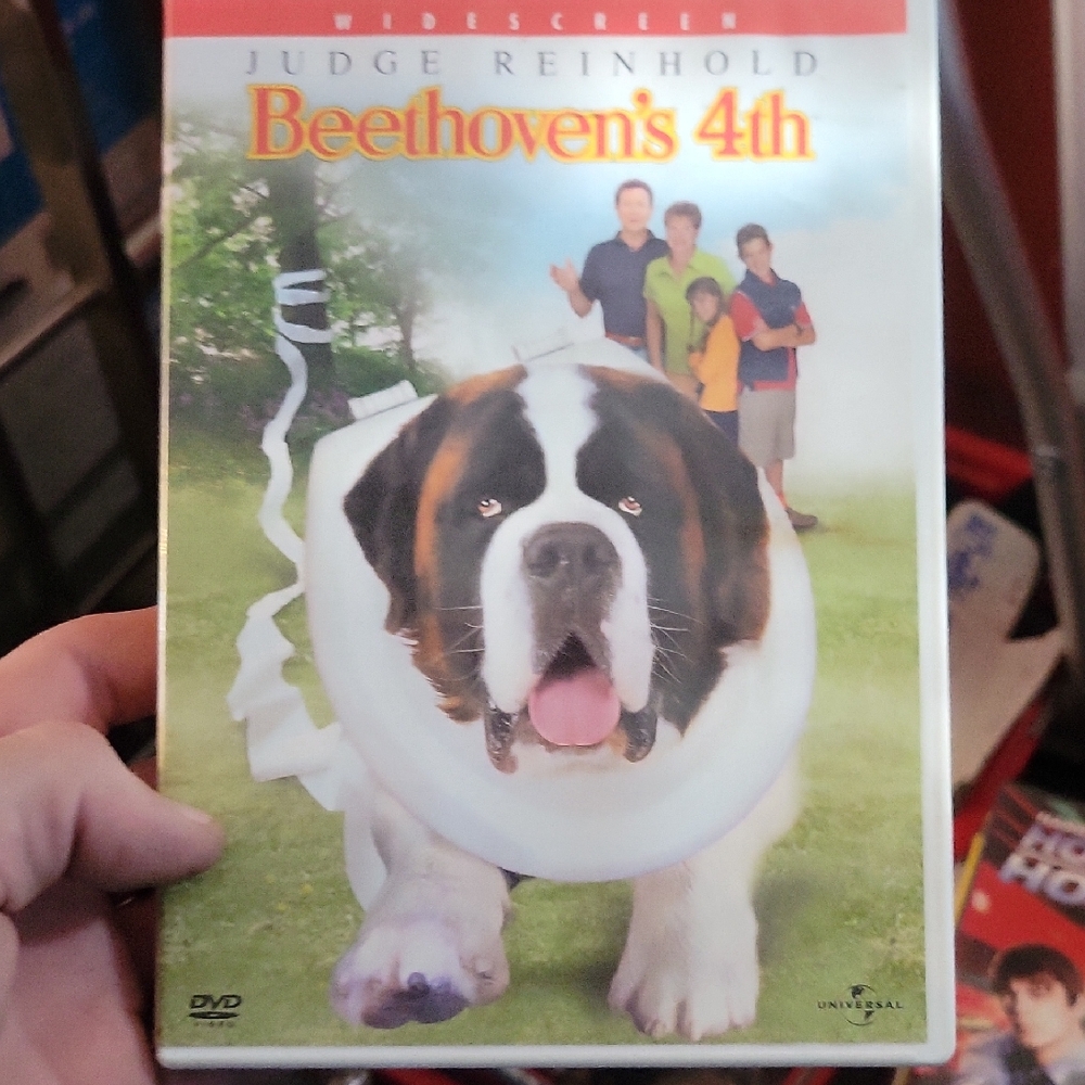 Universal's Beethoven's 4th - Heartwarming Canine Comedy